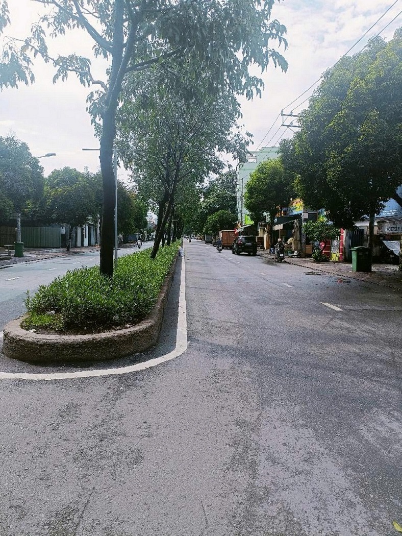 Nhà HẺM XE HƠI -TRẦN THỊ DIỆU -GẦN CAO ĐẴNG CÔNG THƯƠNG- ĐỔ XUÂN HỢP, DT: 200M2, Giá: 9 TỈ